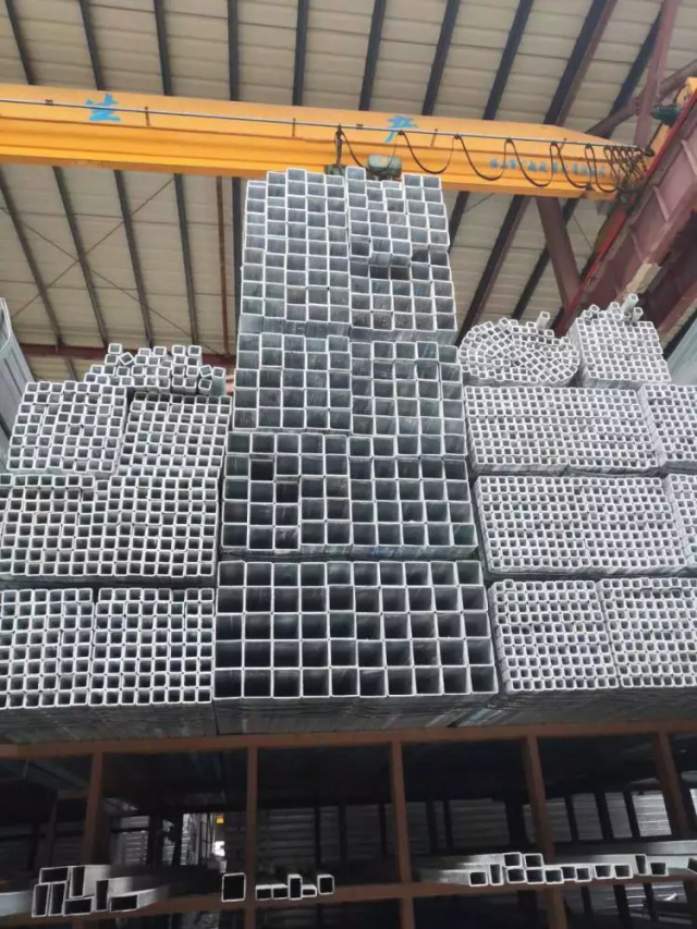 建昌镀锌无缝方矩管